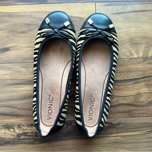 Vionic minia tiger flats 6